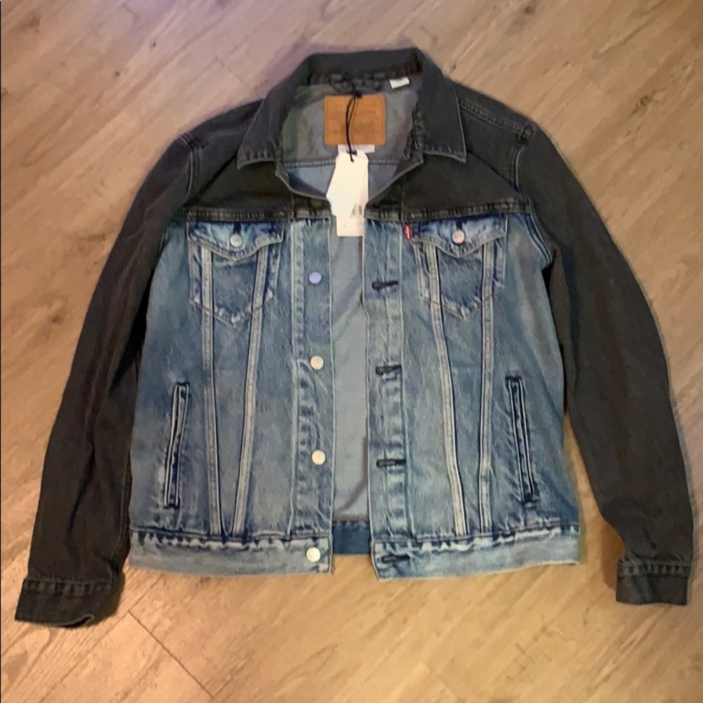 Levi’s Premium Two Tone Denim Jacket Large